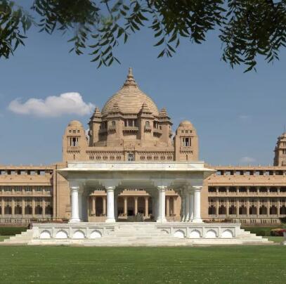 巴哈瓦尔布尔伊斯兰大学“总理笔记本电脑计划”